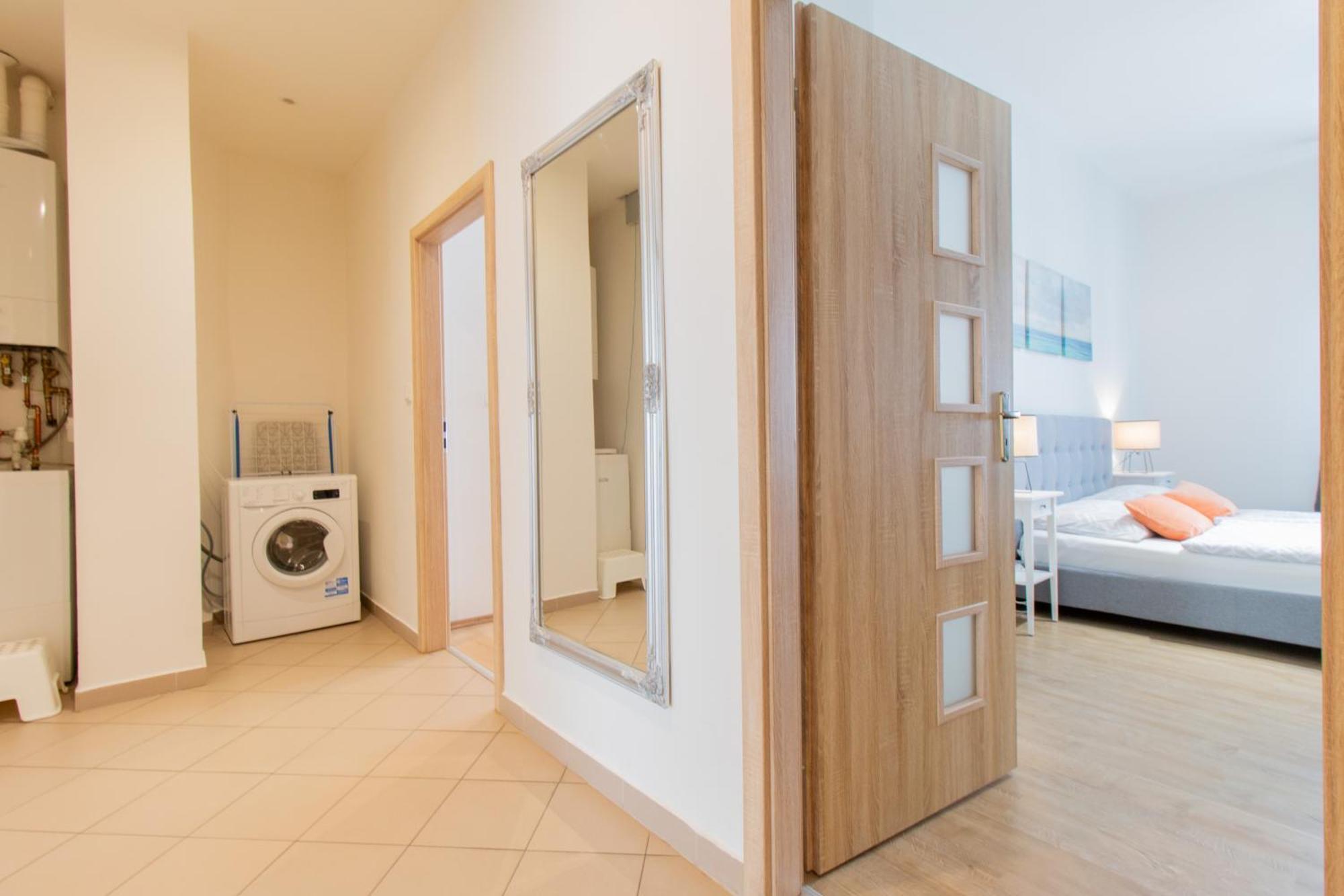 Riverside Cr Apartment براغ المظهر الخارجي الصورة